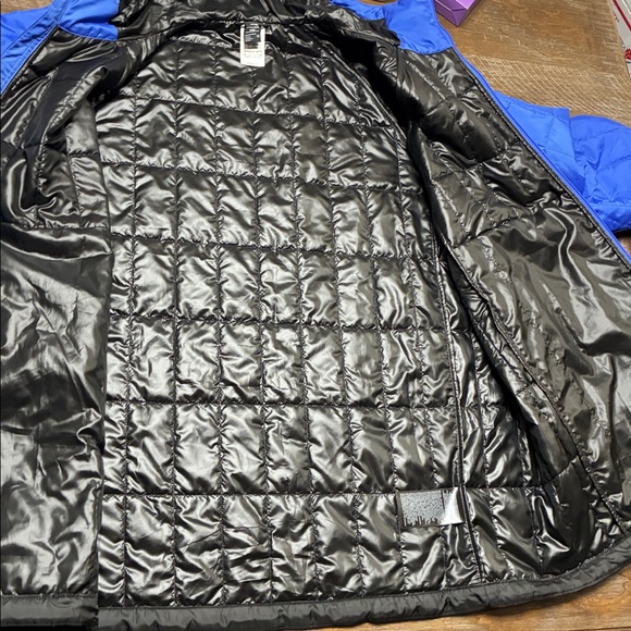 The North Face Solar Blue Circaloft Hoodie - Picture 8 of 9